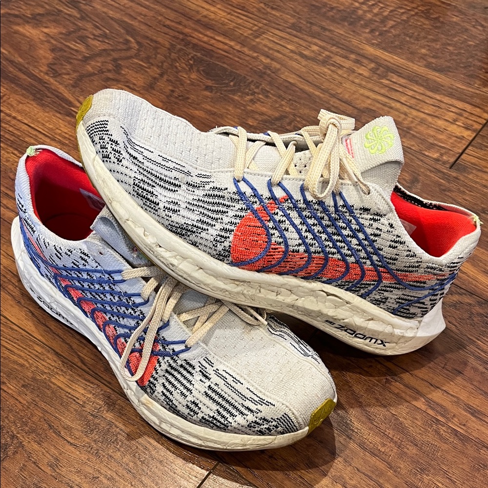 Nike ZoomX Running Shoes - Picture 2 of 9